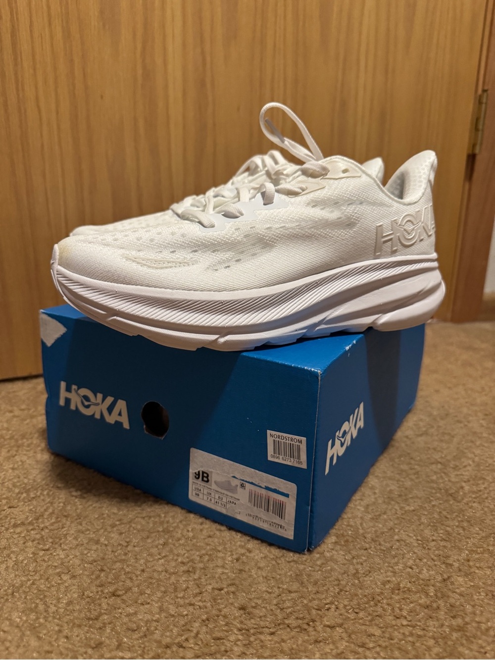 Hoka Clifton 9